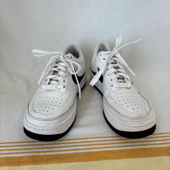 Nike Air Force 1 White with Black Swoosh - Picture 2 of 7